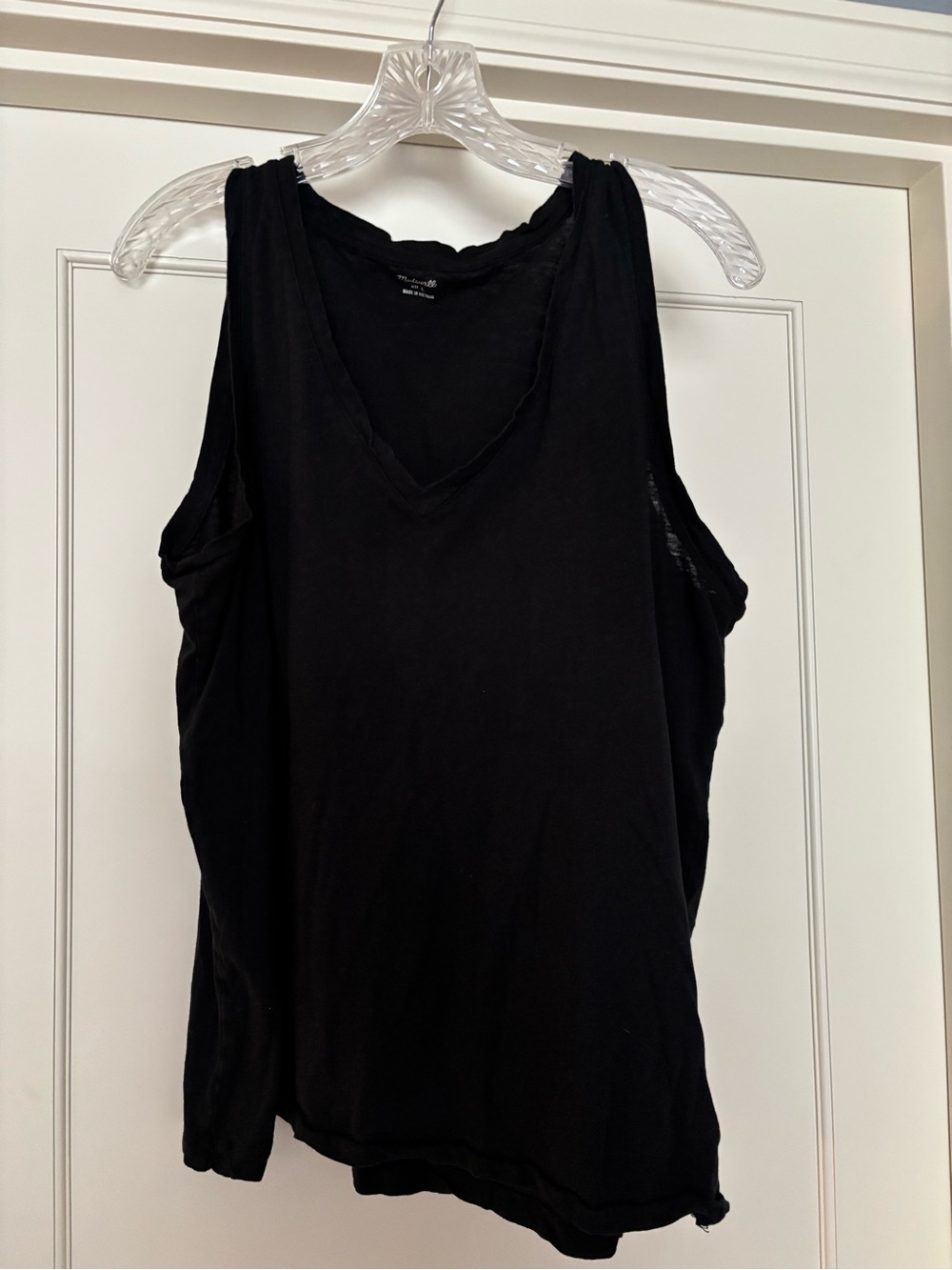2 Madewell V-Neck Sleeveless Women's Tank Tops - Dusty Mauve and Black - Picture 2 of 4